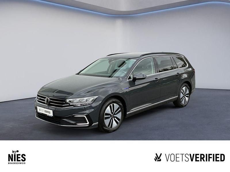 Grau Gebraucht 2021 VW Passat GTE Kombi | 19.980 € (Superpreis) - Bild 1/4