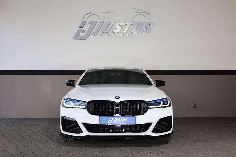 Gebraucht BMW 550 462 PS (339 kW) 2019 Alpinweiß iii (300) Limousine