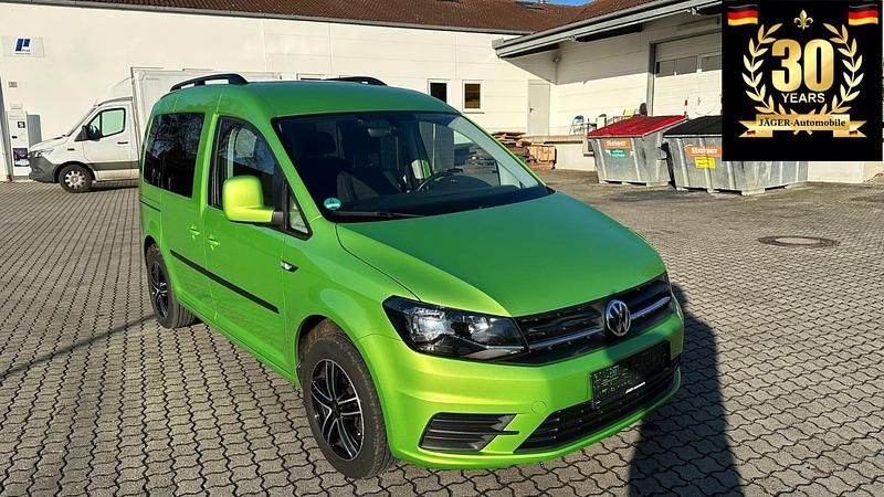 Gebraucht VW Caddy Trendline 84 PS (61 kW) 2017 Viperngrün metallic Van / Kleinbus