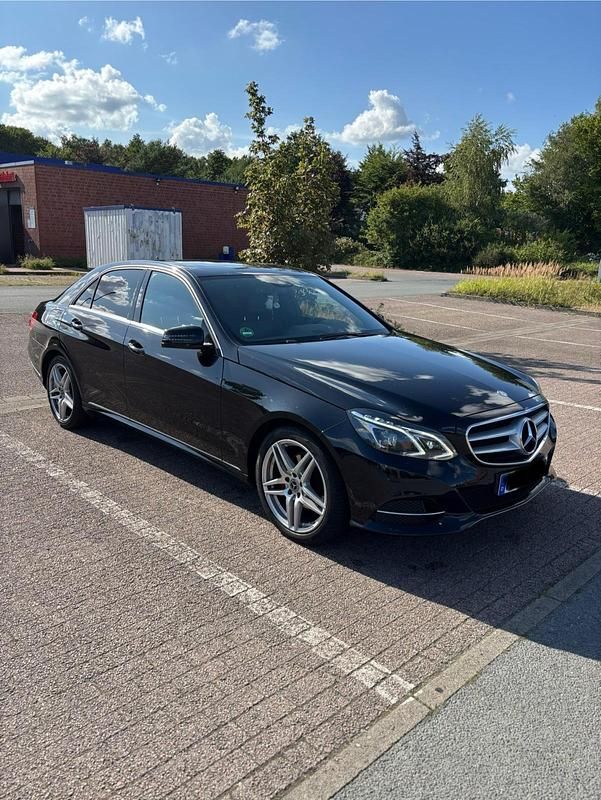 Schwarz Gebraucht 2014 Mercedes E350 Limousine | 16.400 € (Guter Preis) - Bild 1/4
