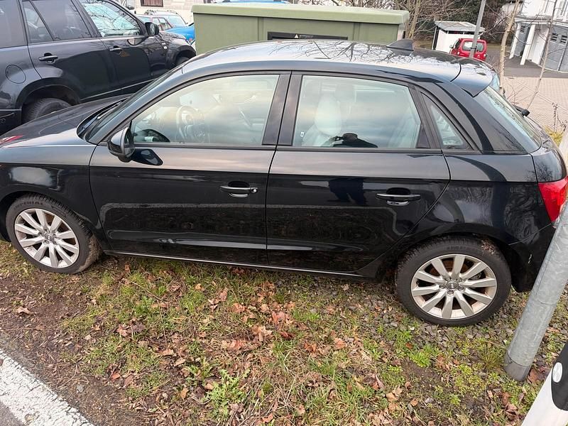 Gebraucht Audi A1 Sportback 122 PS (89 kW) 2012 Schwarz Kleinwagen