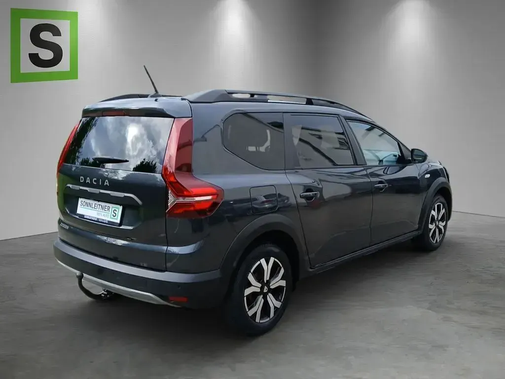 Gebraucht Dacia Jogger Comfort 91 PS (66 kW) 2022 Grau Van / Kleinbus