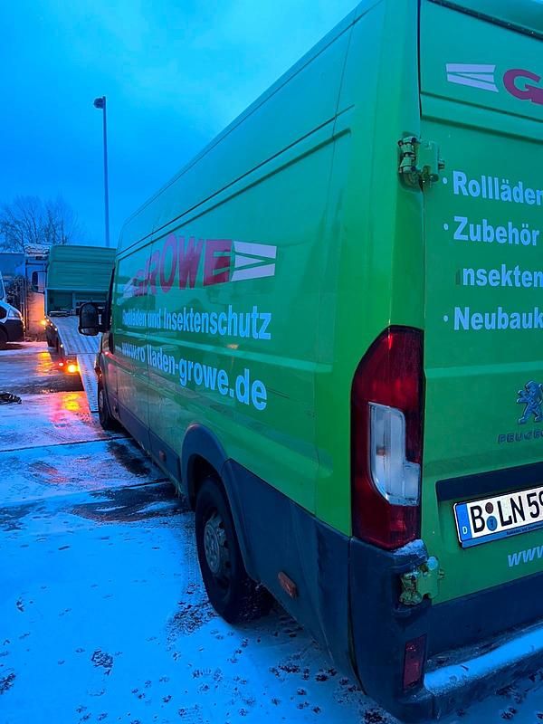 Gebraucht Peugeot Boxer 131 PS (96 kW) 2015 Grün Van