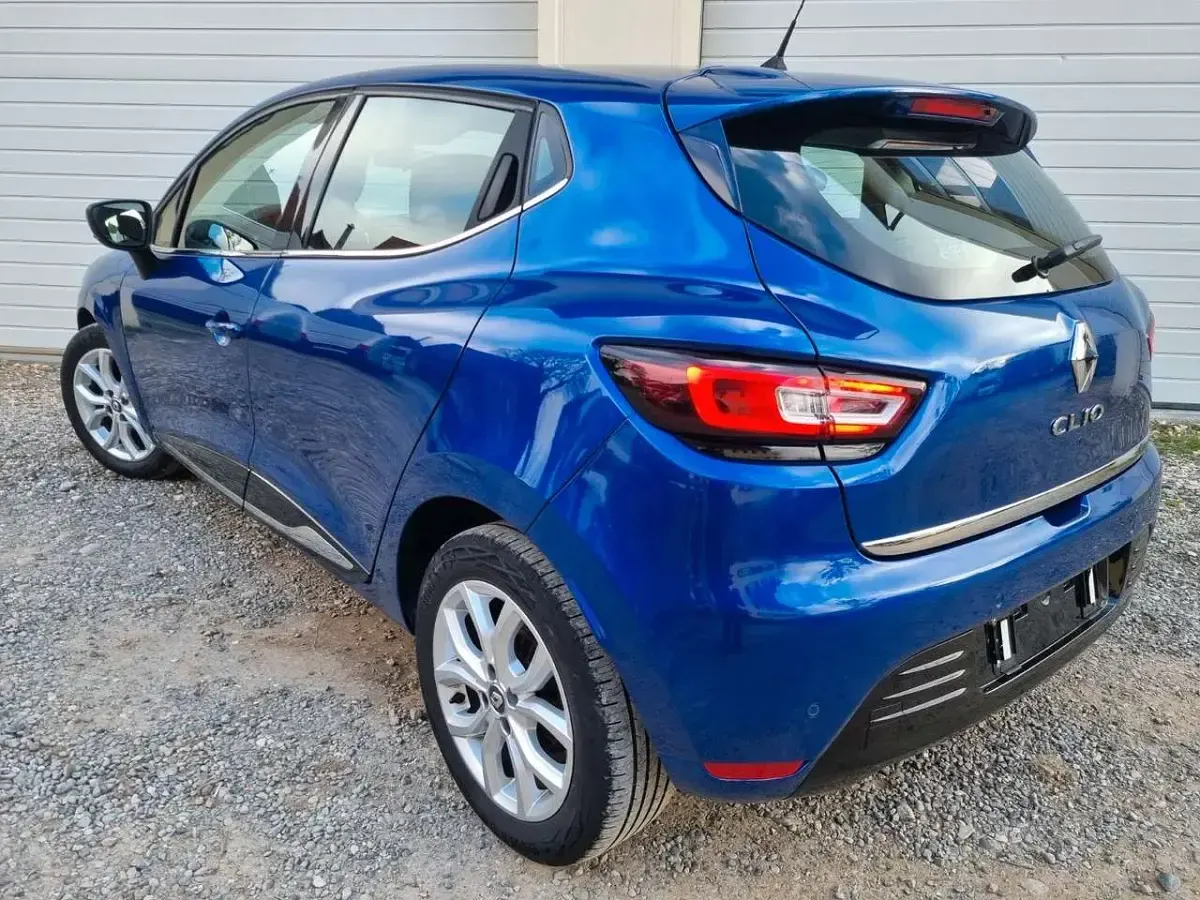 Gebraucht Renault Clio IV Intens 110 PS (80 kW) 2017 Ironblau / stahlblau Limousine