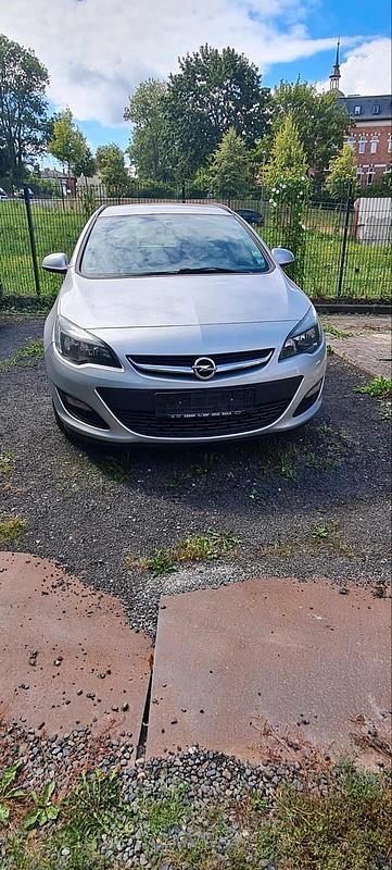 Silber Gebraucht 2014 Opel Astra Kombi | 2.990 € (Superpreis) - Bild 1/4