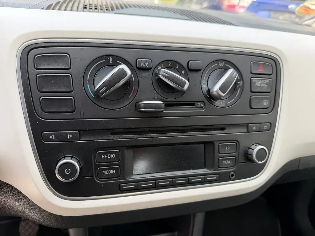 Gebraucht Seat Mii Chic 60 PS (44 kW) 2016 Weiß Kleinwagen