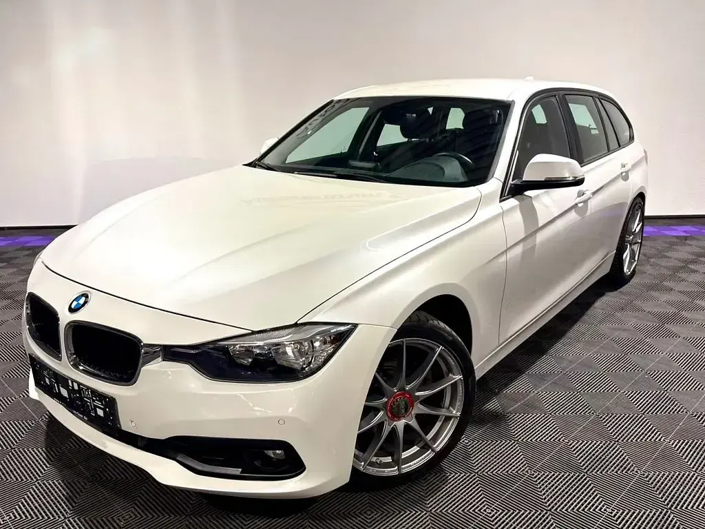 Gebraucht BMW 330 Performance 252 PS (185 kW) 2016 Weiß Kombi