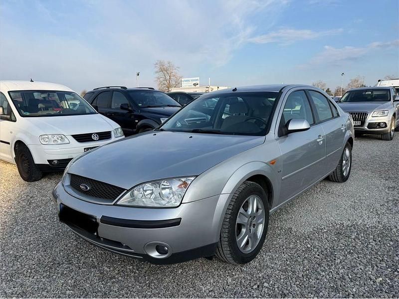 Gebraucht Ford Mondeo Ghia 170 PS (125 kW) 2002 Silber Limousine