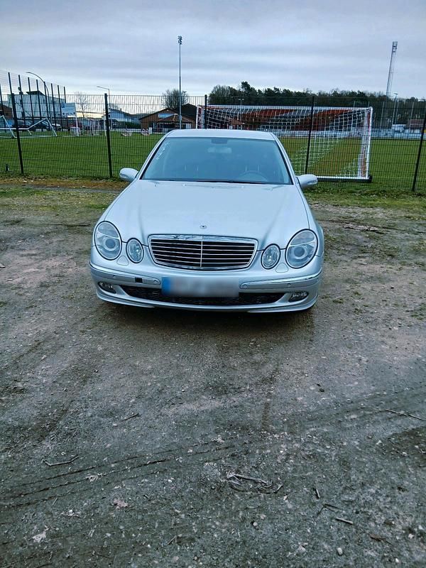Gebraucht Mercedes E320 224 PS (164 kW) 2006 Silber Limousine