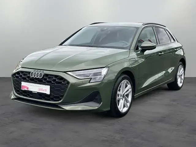 Usata Audi A3 Sportback e-tron Ambiente 204 CV (150 kW) 2025 Verde Utilitaria