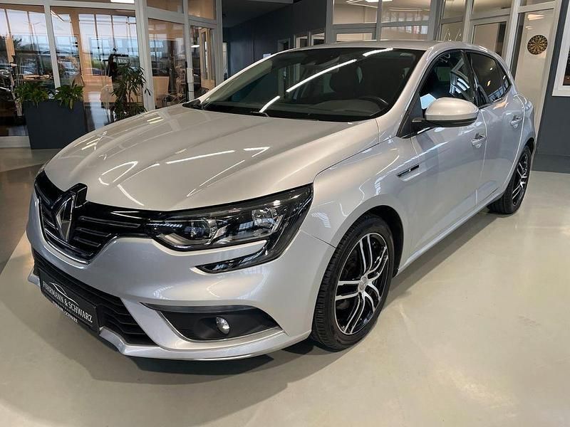 Silber Gebraucht 2016 Renault Mégane GT Line GT-Line Limousine | 10.910 € (Fairer Preis) - Bild 1/4