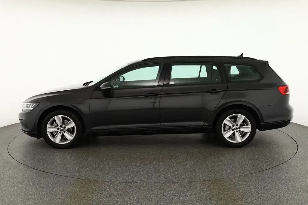 Usata VW Passat 150 CV (110 kW) 2022 Grigio Station wagon