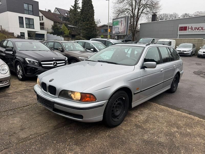 Gebraucht BMW 525 143 PS (105 kW) 1999 Grau Kombi
