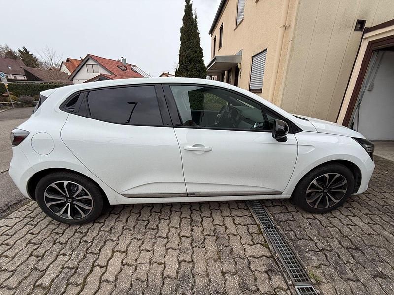 Gebraucht Renault Clio V Techno 91 PS (66 kW) 2024 Weiß Kleinwagen