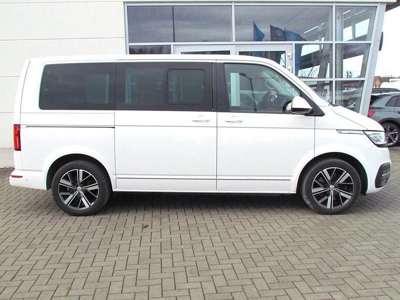 Gebraucht VW Multivan Highline 204 PS (150 kW) 2022 Weiß Van