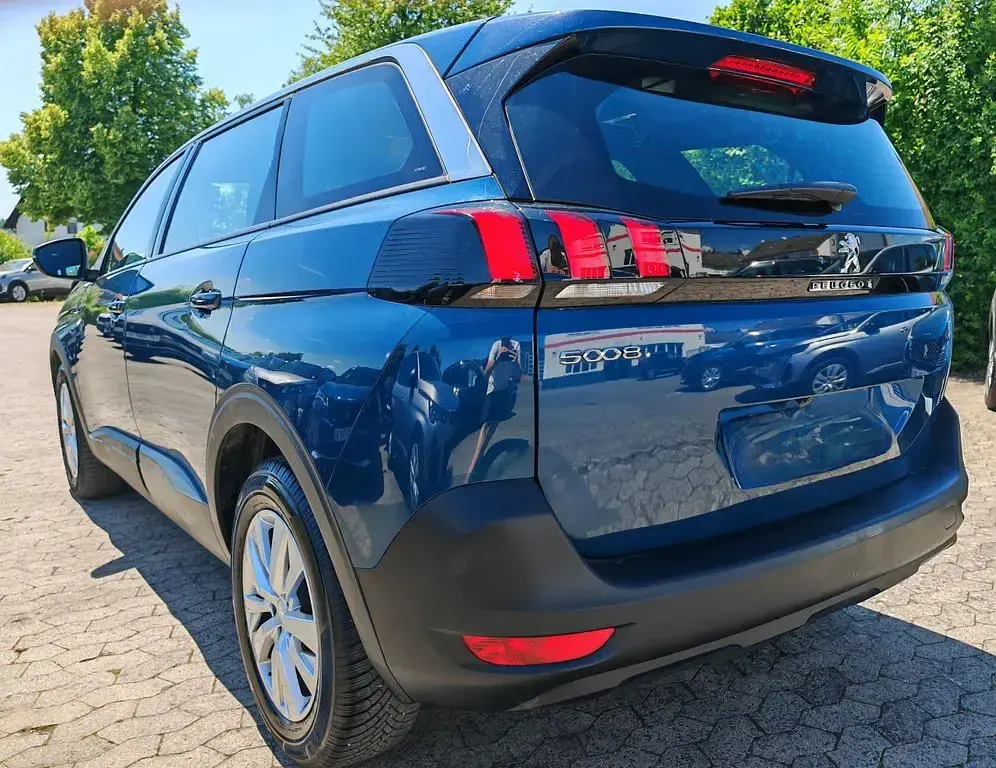 Gebraucht Peugeot 5008 131 PS (96 kW) 2023 Blau SUV