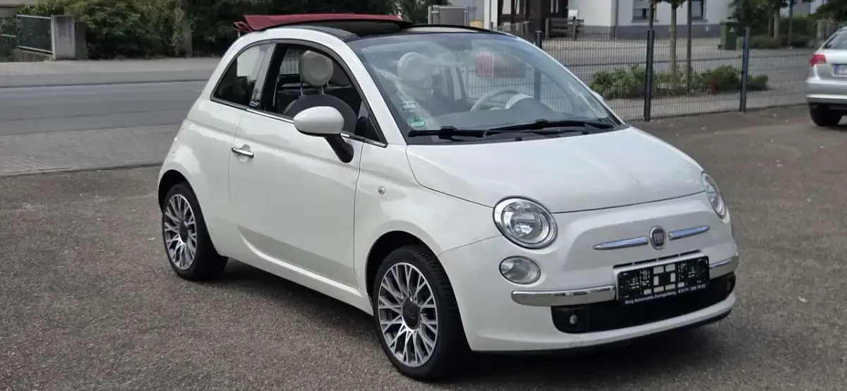 Gebraucht Fiat 500 Lounge 69 PS (50 kW) 2010 Weiß Cabrio