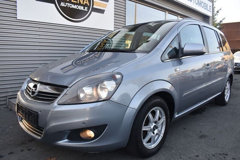 Gebraucht Opel Zafira Edition 140 PS (102 kW) 2011 Silber metallic Van / Kleinbus