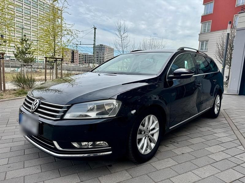 Gebraucht VW Passat 140 PS (102 kW) 2011 Schwarz Kombi
