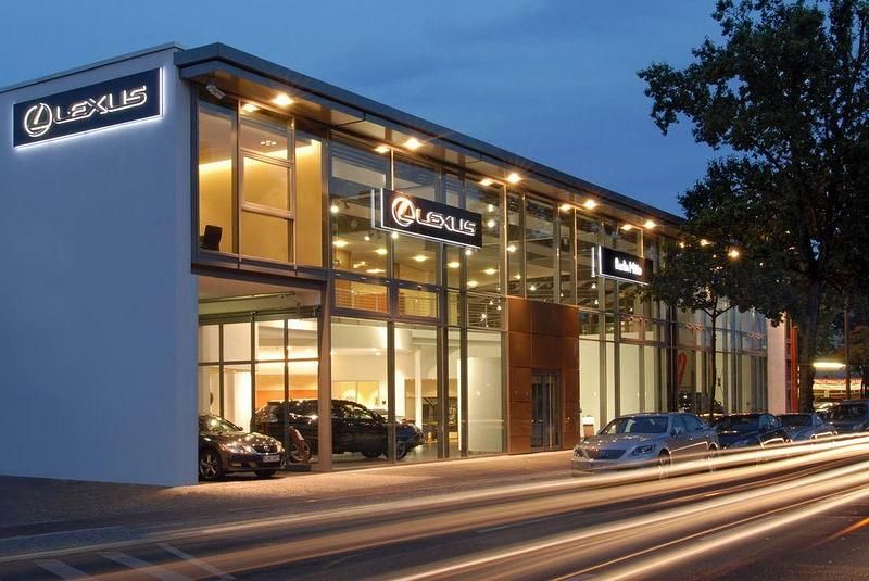Gelb Gebraucht 2025 Lexus LBX SUV | 40.890 € - Bild 1/2