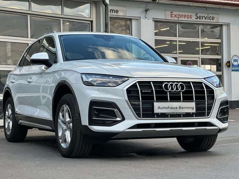 Gletscherweiß metallic Gebraucht 2024 Audi Q5 Sport SUV | 43.990 € (Guter Preis) - Bild 1/4
