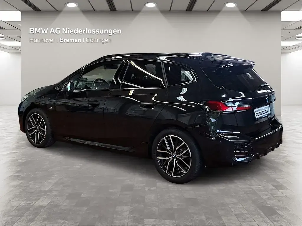 Gebraucht BMW 220 Active Tourer M Sport 156 PS (114 kW) 2022 Schwarz Van / Kleinbus