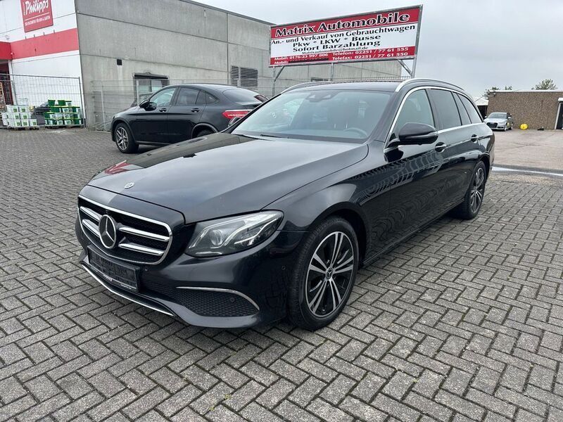 Obsidianschwarz metalliclack Gebraucht 2020 Mercedes E400 Kombi | 21.299 € (Teuer) - Bild 1/4