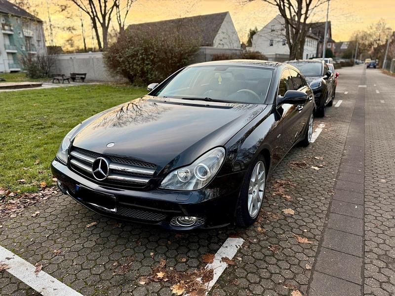 Schwarz Gebraucht 2010 Mercedes CLS350 Edition Limousine | 7.950 € (Guter Preis) - Bild 1/4