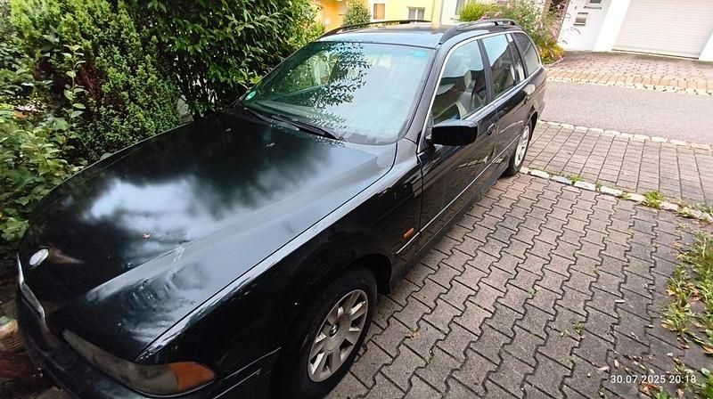 Schwarz Gebraucht 2003 BMW 525 Sport Line Kombi | 600 € - Bild 1/4