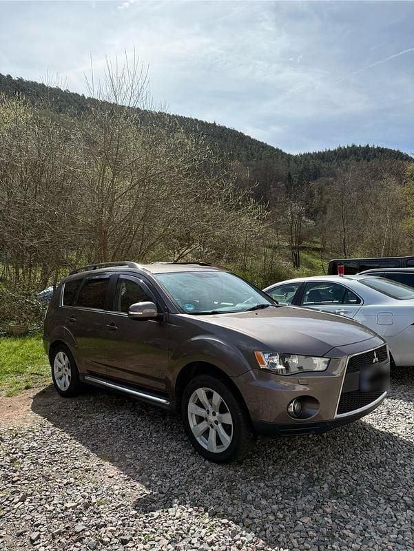 Gebraucht Mitsubishi Outlander 170 PS (125 kW) 2010 Gold SUV