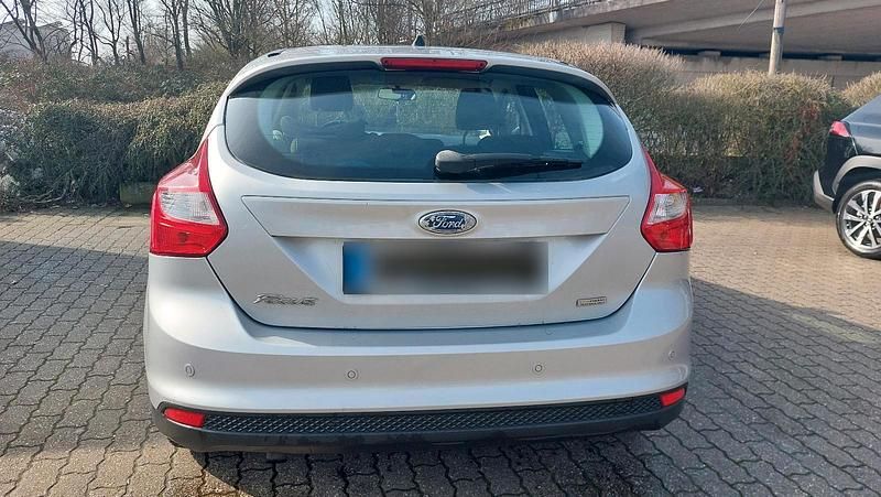 Gebraucht Ford Focus 2012 Silber Kleinwagen