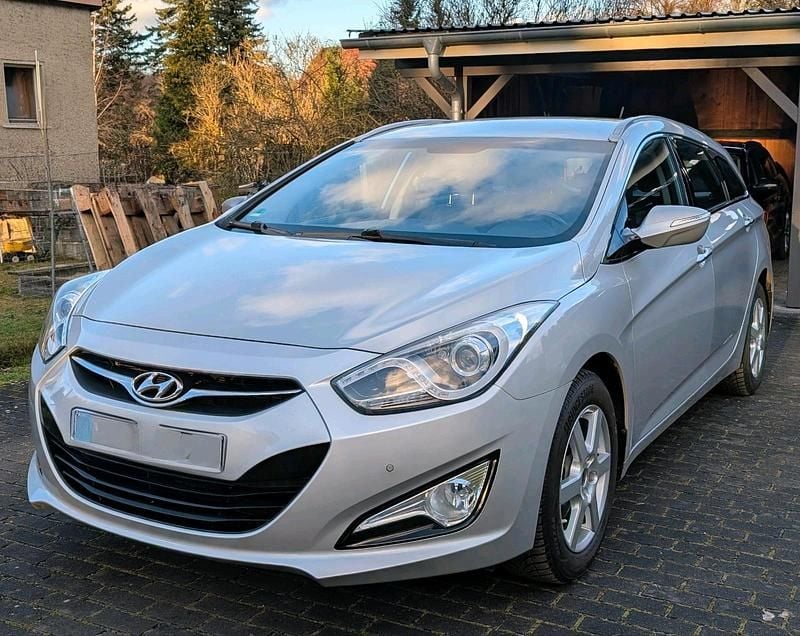Gebraucht Hyundai i40 135 PS (99 kW) 2014 Silber Kombi
