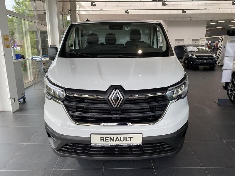 Neu Renault Trafic Komfort 131 PS (96 kW) 2025 Van / Kleinbus
