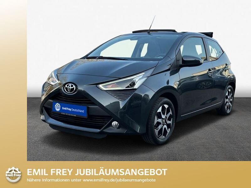 Rauchgrau mica Gebraucht 2020 Toyota Aygo x-sky Kleinwagen | 12.350 € (Etwas zu teuer) - Bild 1/4