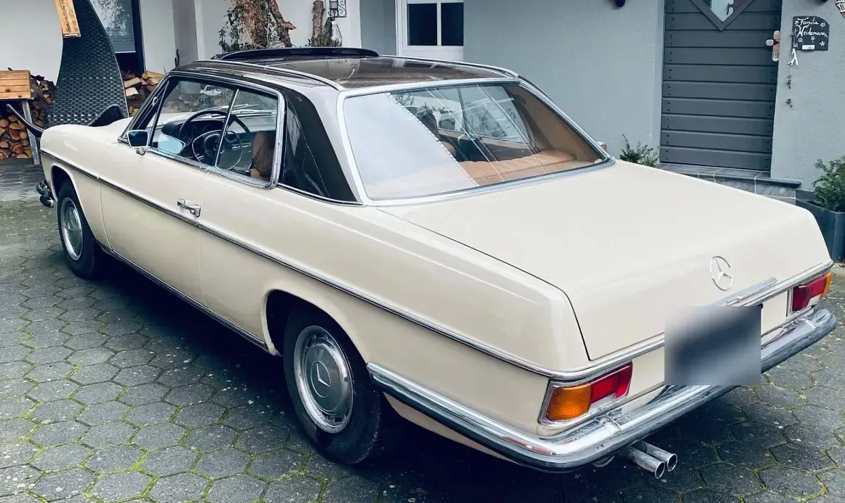 Gebraucht Mercedes W114 150 PS (110 kW) 1971 Beige Coupé
