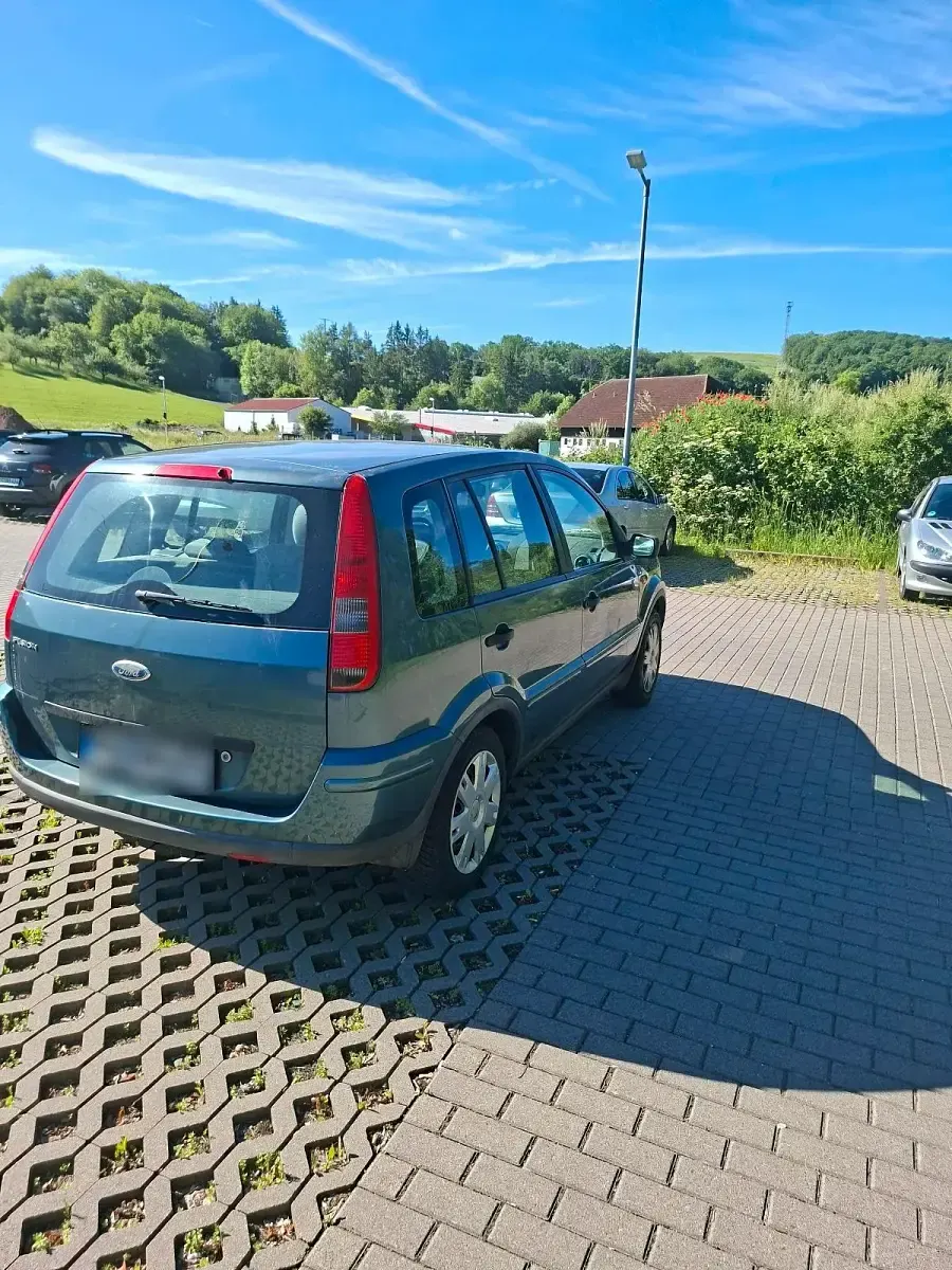Gebraucht Ford Fiesta 80 PS (58 kW) 2003 Grün Kleinwagen
