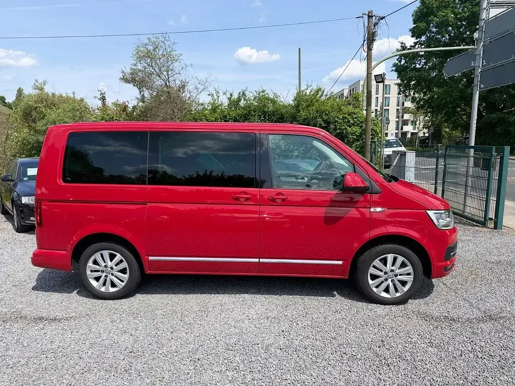 Gebraucht VW Caravelle Highline 204 PS (150 kW) 2017 Kirschrot Van