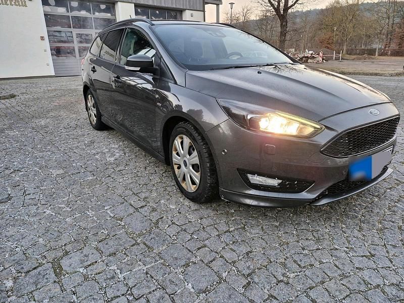Gebraucht Ford Focus ST-Line 150 PS (110 kW) 2017 Grau Kombi
