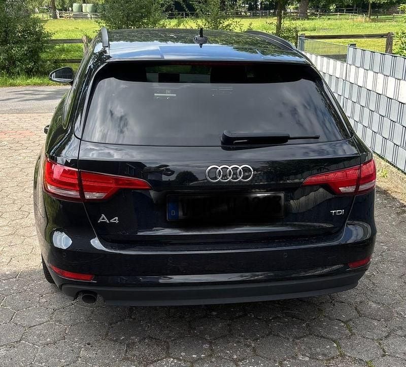 Gebraucht Audi A4 Ambiente 150 PS (110 kW) 2016 Schwarz Kombi