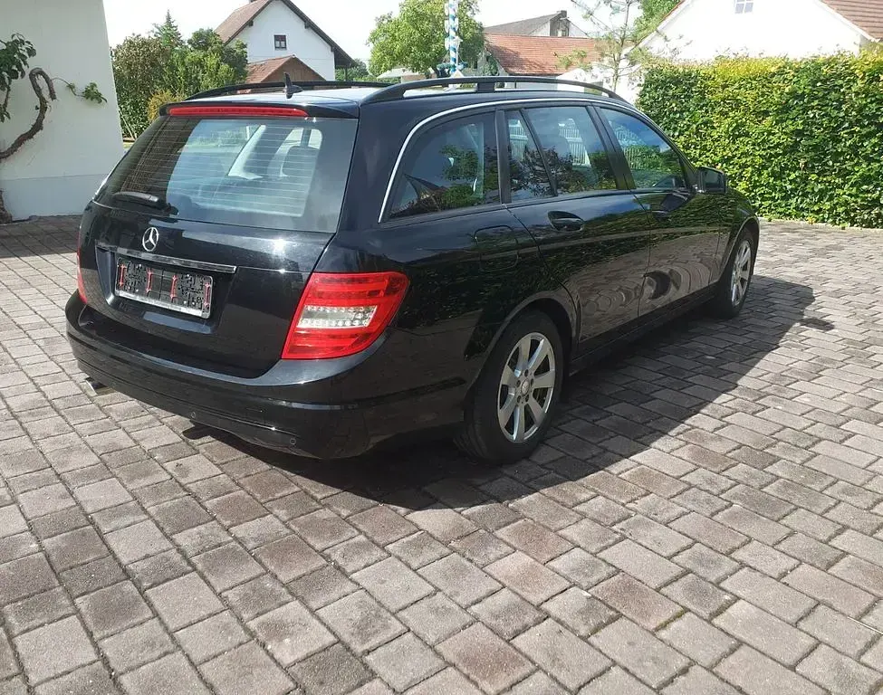 Gebraucht Mercedes C220 170 PS (125 kW) 2011 Schwarz Limousine