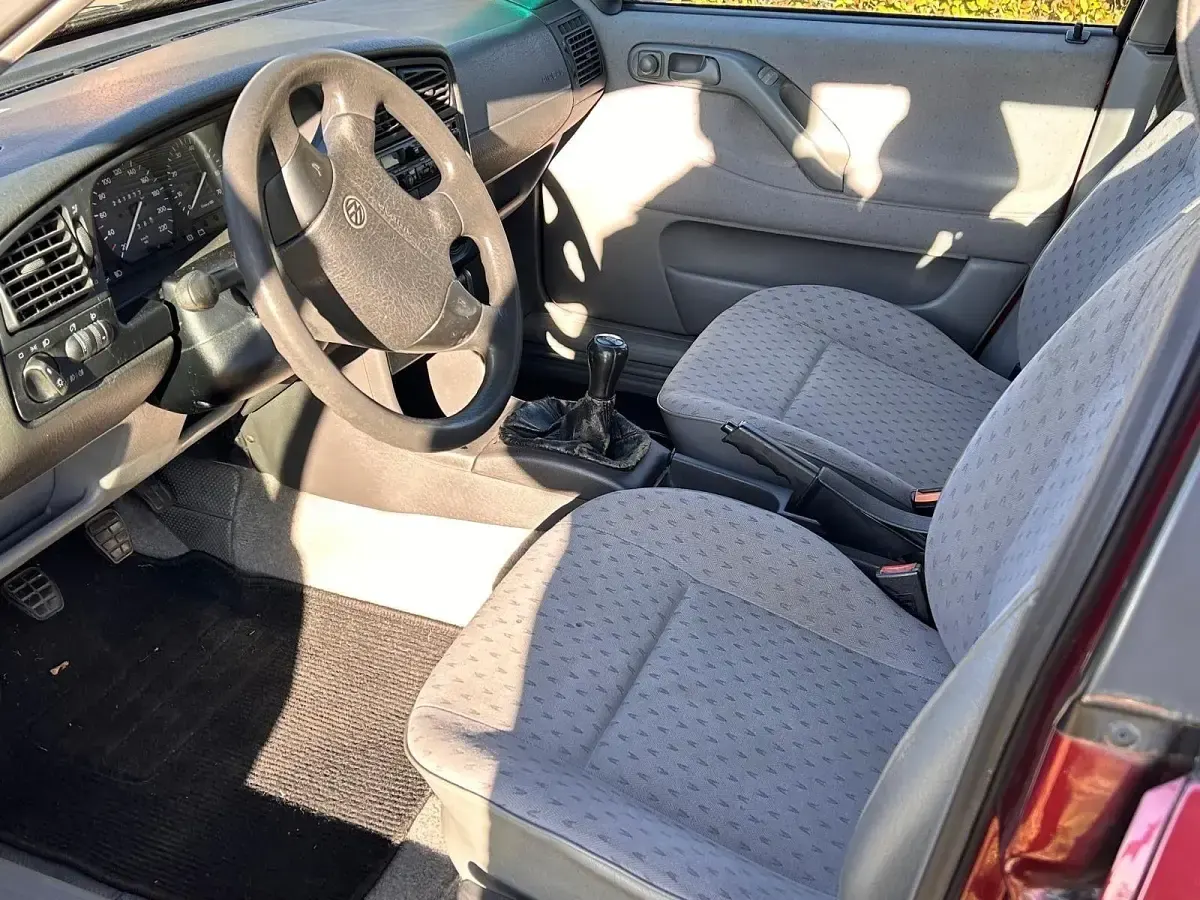 Gebraucht VW Passat 90 PS (66 kW) 1993 Rot Limousine