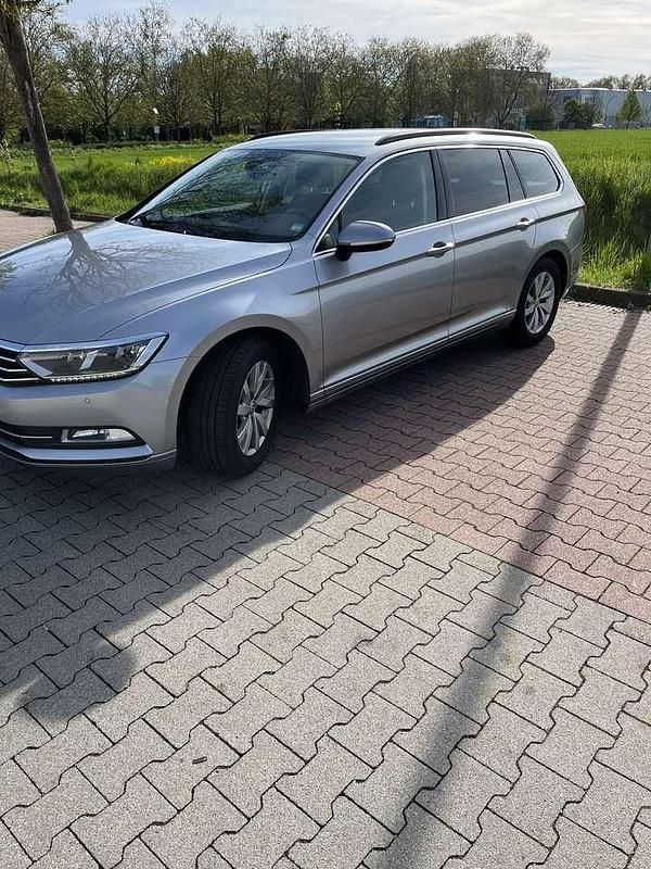 Gebraucht VW Passat Comfortline 150 PS (110 kW) 2019 Kombi