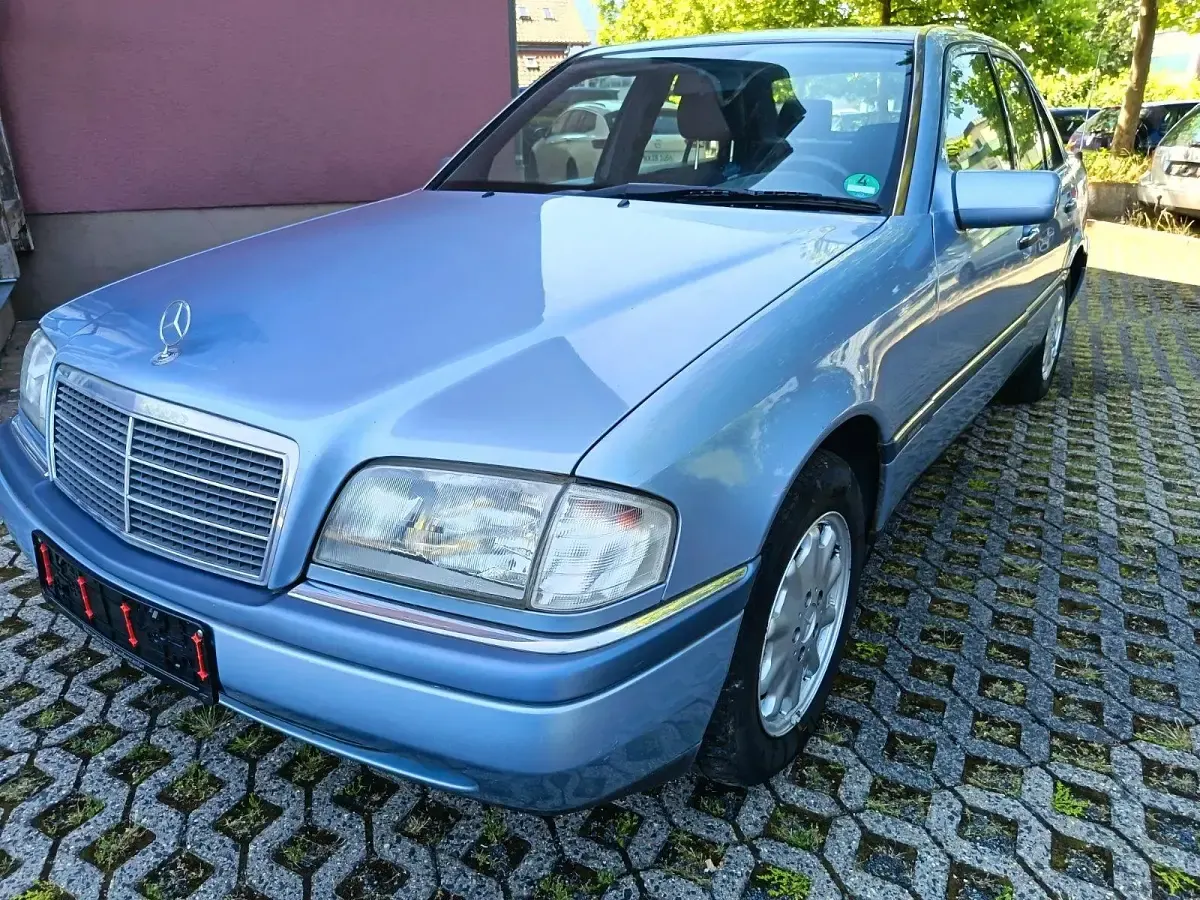 Gebraucht Mercedes C180 Elegance 120 PS (88 kW) 1993 Blau Limousine