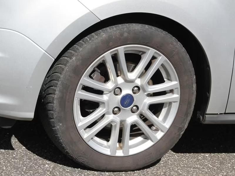 Gebraucht Ford Tourneo Courier Titanium 101 PS (74 kW) 2017 Silber Van / Kleinbus