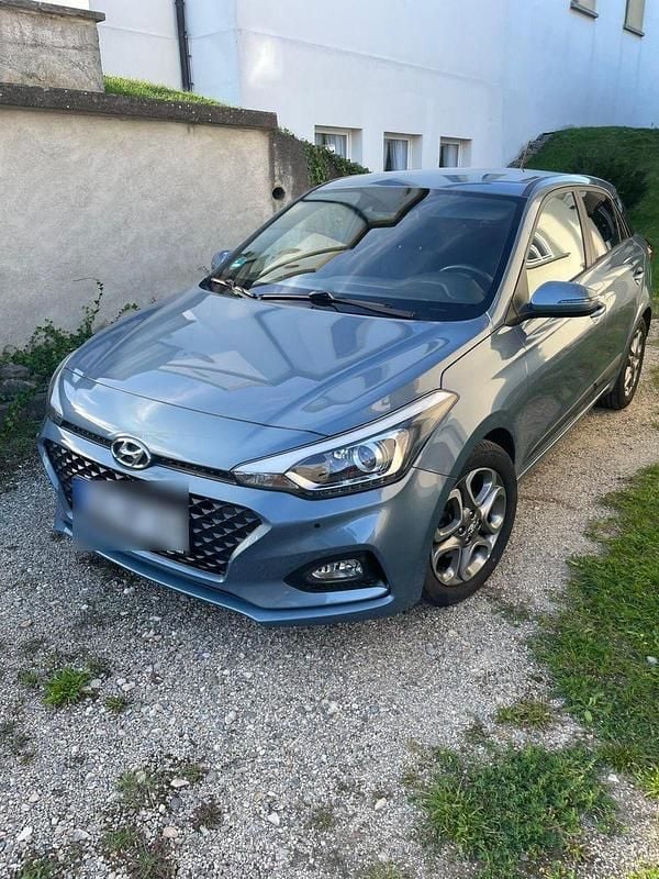 Blau Gebraucht 2019 Hyundai i20 Active Kleinwagen | 15.500 € (Fairer Preis) - Bild 1/4