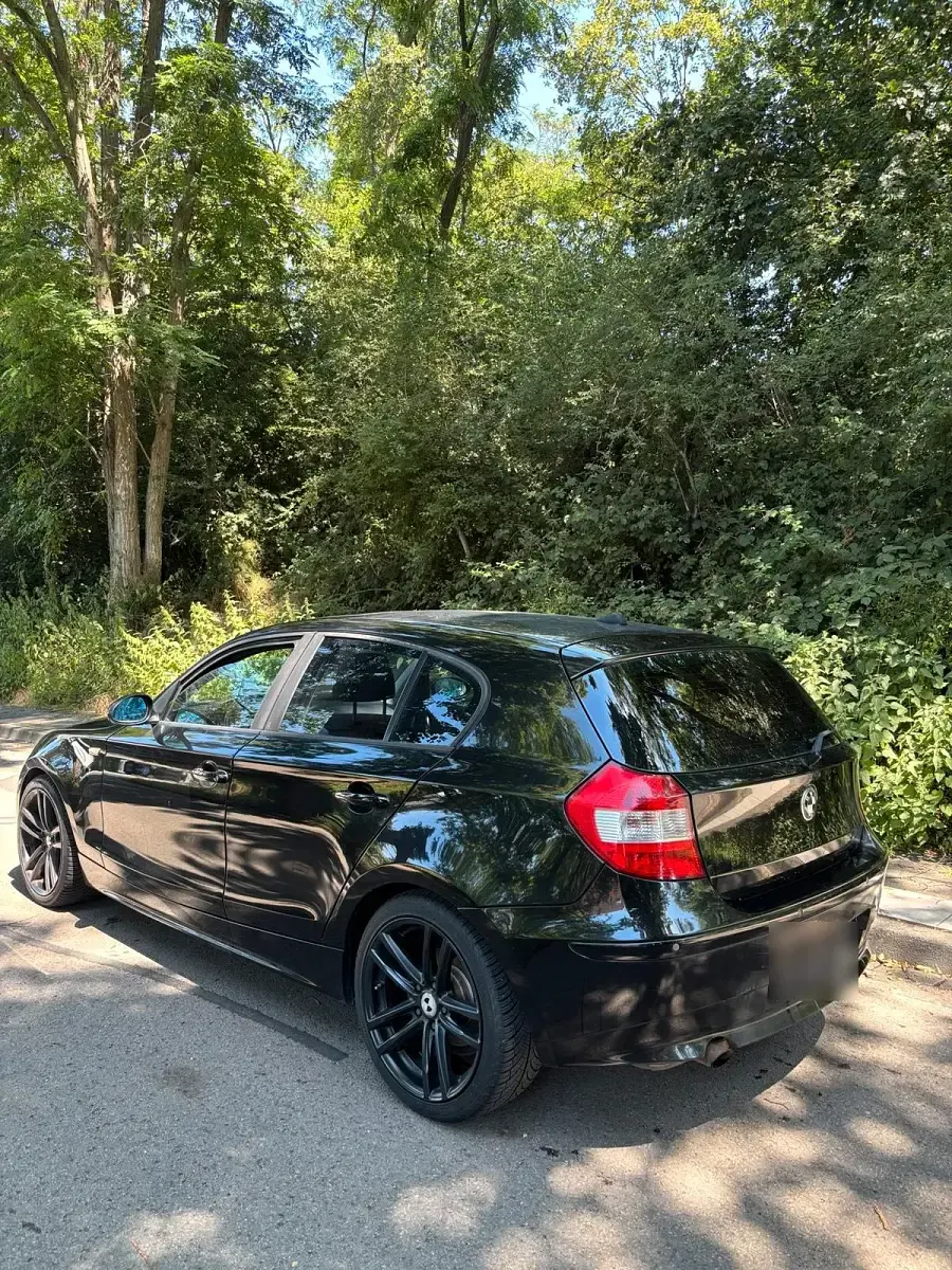 Gebraucht BMW 118 129 PS (94 kW) 2006 Schwarz Kleinwagen