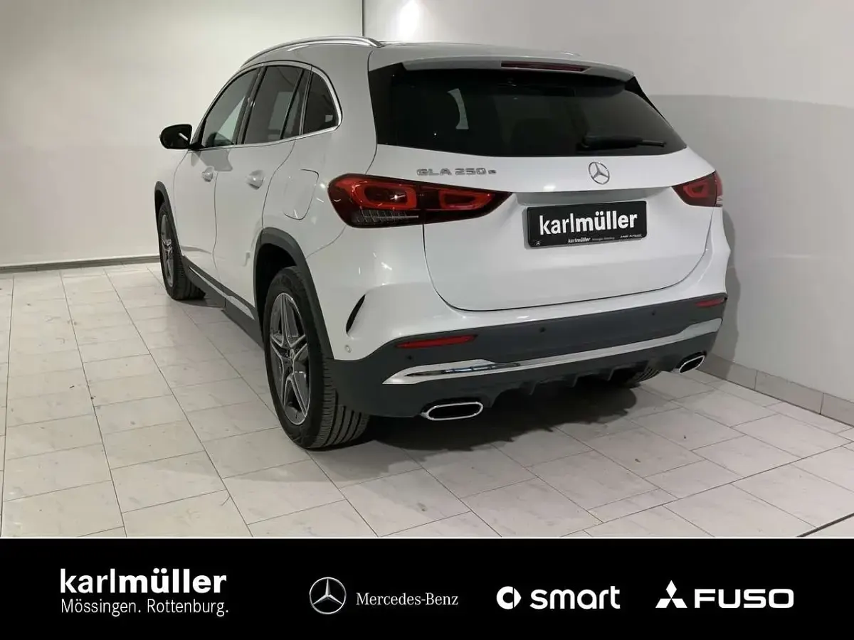 Gebraucht Mercedes GLA250 AMG 218 PS (160 kW) 2023 Weiß SUV
