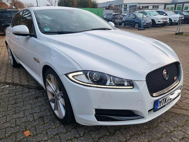 Gebraucht Jaguar XF 275 PS (202 kW) 2015 Polaris white Limousine