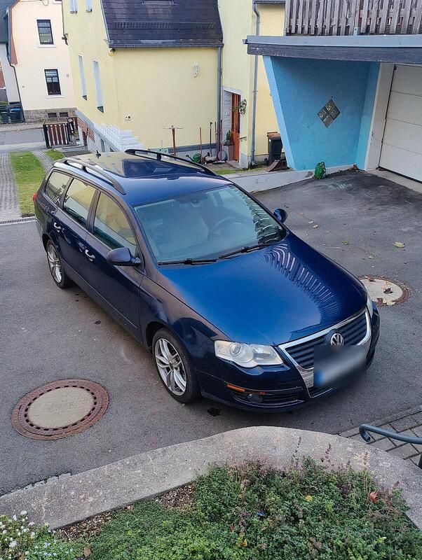 Blau Gebraucht 2005 VW Passat Kombi | 600 € (Superpreis) - Bild 1/4