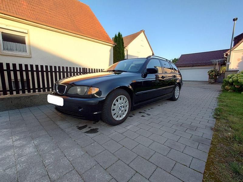 Schwarz Gebraucht 2004 BMW 318 Kombi | 1.200 € (Guter Preis) - Bild 1/4